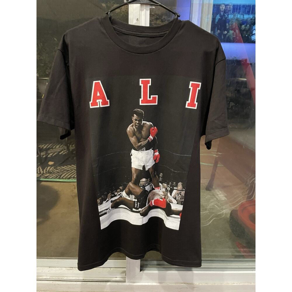 Muhammad Ali Iconic KO Sonny Liston T Shirt Adult Unisex Black T-Shirt Large